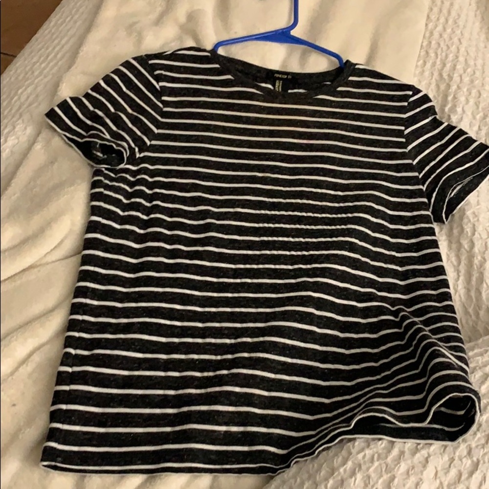 Dark gray and white stripped t shirt